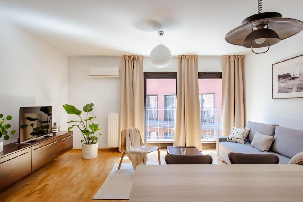Wygodny Apartament Przy Dworcu Krakow Bagian luar foto