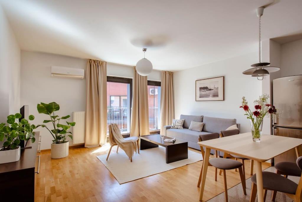 Wygodny Apartament Przy Dworcu Krakow Bagian luar foto