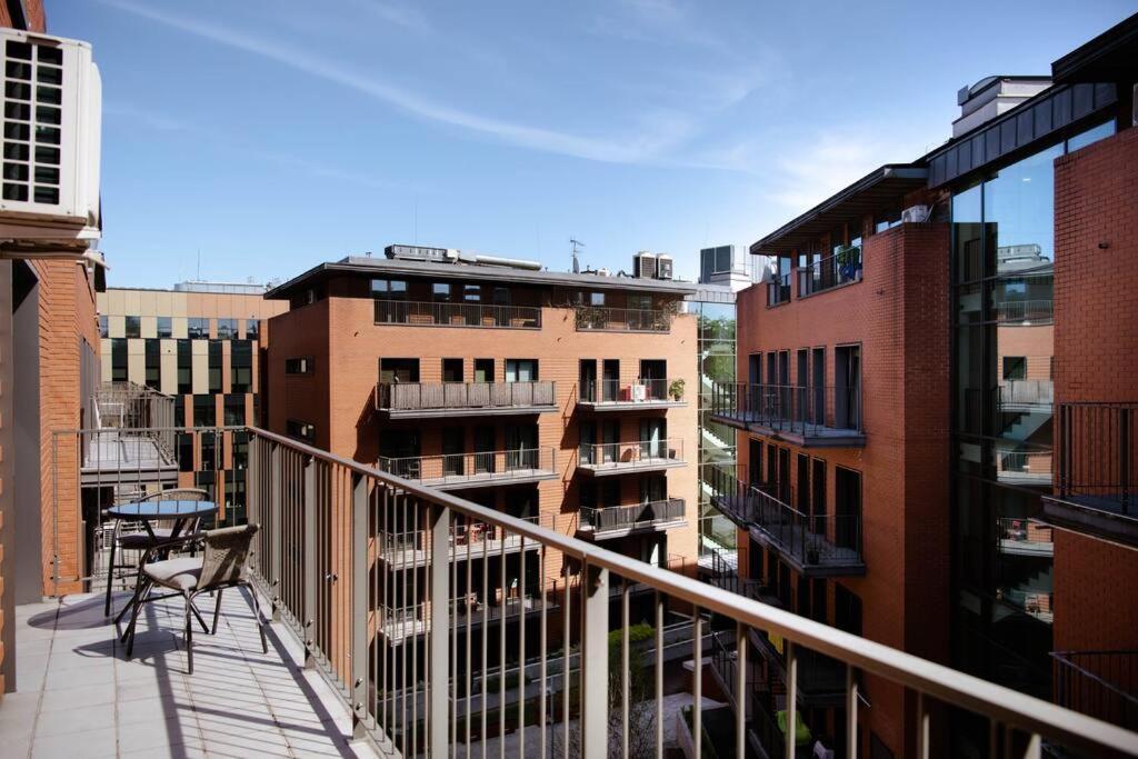Wygodny Apartament Przy Dworcu Krakow Bagian luar foto