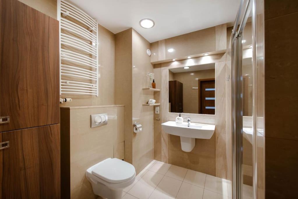 Wygodny Apartament Przy Dworcu Krakow Bagian luar foto
