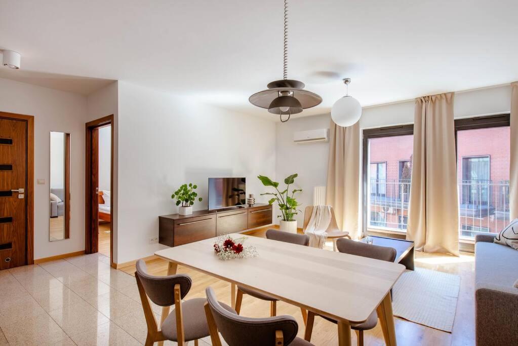 Wygodny Apartament Przy Dworcu Krakow Bagian luar foto